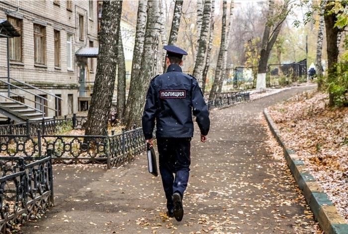 Если вы представите заявление, участковый орган должен провести проверку нарушения и общаться с соседями, которые вызывают проблемы. Фото: www.nn.ru.