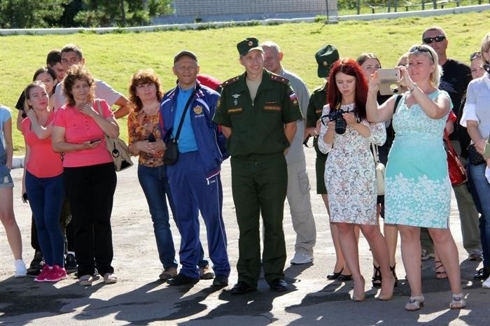 Родитель-родственник во время присяги